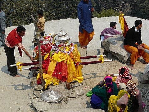 Worshipping many Gods in Hinduism is a Sin in Christianity: says a newspaper ad in a Trinidad Newspaper