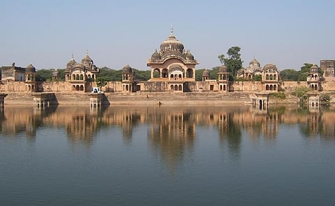 Widows and outcasts tie Rakhi to Priests at Gopinath temple in Vrindavan