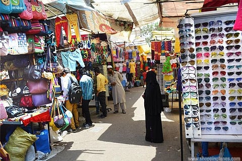 Footpath Shopping is not a Taboo anymore: Find out why!