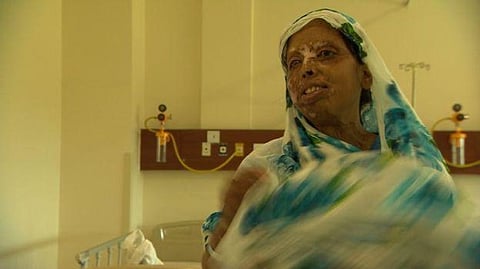 UK doctors cure acid attack victims on holidays