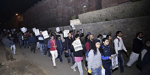 Supporting JNU students, Indian-American students protest in US