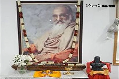 Padma Bhushan award conferred upon Swami Tejomayananda, Swami Dayananda Saraswati