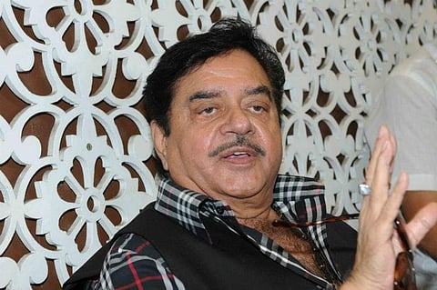 Shatrughan calls Kirti Azad ‘hero’, asks Jaitley to follow in Advani’s footsteps