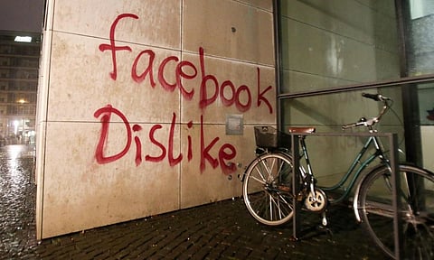 Facebook office vandalised in Germany