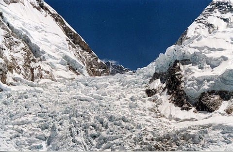 Mount Everest glaciers shrink 28% in 40 years