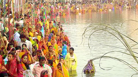 Million migrants return home for Chhath