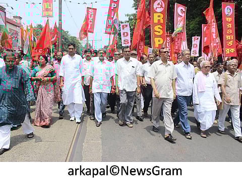 Mundane life of Kolkata comes to a halt owing to all India strike