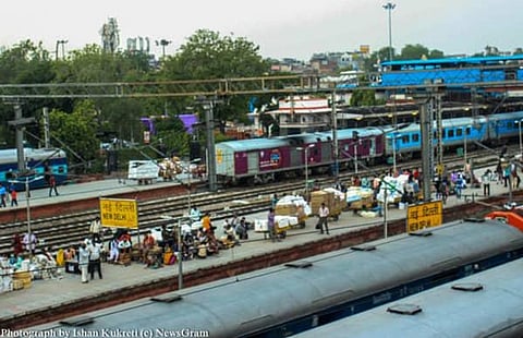 Swacch Railways: Platforms at NDLS cleaner than before, tracks still remain a mess