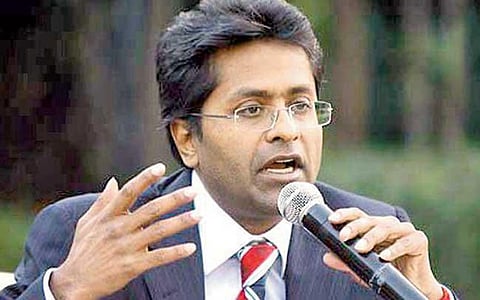 Lalit Modi Show continues on Twitter, targets RaGa, Vadra