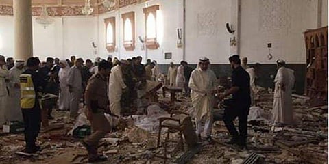 Kuwait mosque blast kills Eight