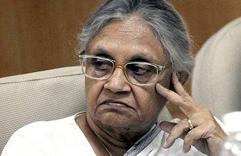 Trouble for Sheila Dikshit: AAP government re-opens 2002 CNG fitness case