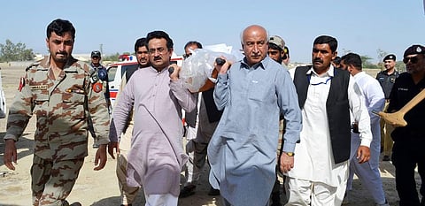 Militants kill 20 passengers in Pakistan