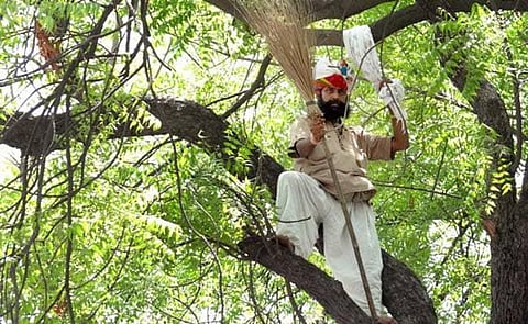 Rumours galore on Gajendra’s death: Its not politics but the policies, says foreign media