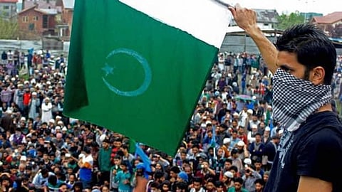 Pakistani flag issue: Home Minister directs J&K CM Mufti Sayeed to take ‘immediate and stringent action’ against separatist rally
