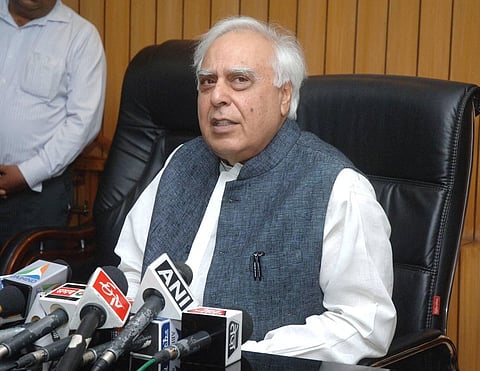 How Kapil Sibal convinced SC to suspend summons issued to Manmohan Singh