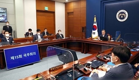 S.Korean Cabinet passes bills to allow single people to adopt. (IANS)
