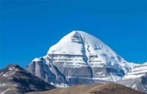 पवित्र पहाड़ों और झीलों से जाना जाता है 'तिब्बत'