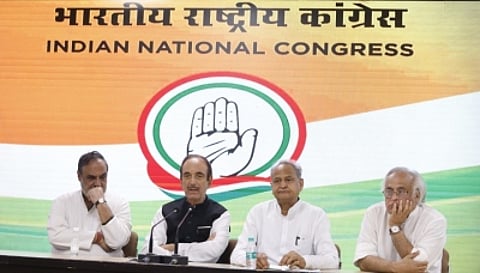 बीमार सोनिया गांधी को बार बार बुलाया जा रहा ईडी दफ़्तर : कांग्रेस
