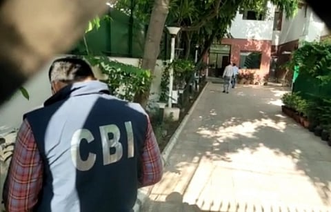 आबकारी नीति मामले में मनीष सिसोदिया के 21 ठिकानों पर CBI की छापेमारी