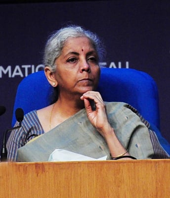 भारत की अर्थव्यवस्था उच्च कोटि की, देश में मंदी के कोई संकेत नहीं : वित्त मंत्री