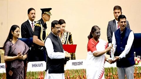 राष्ट्रपति ने किया मध्यप्रदेश के शिक्षकों को राष्ट्रीय शिक्षक पुरस्कार से सम्मानित