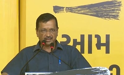 दिल्ली के बाद अब गुजरात को ठगने की तैयारी में केजरीवाल
