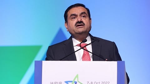 राहुल गांधी ने प्रधानमंत्री को अडानी का मित्र बताया (IANS)