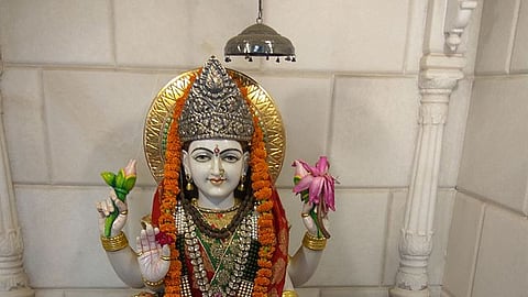 Morning Tips: सुबह उठते ही करे ये काम माँ लक्ष्मी होगी प्रसन्न, कामयाबी की राह खुलेगी