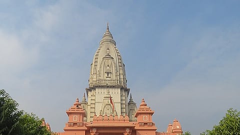 काशी विश्वनाथ में चढ़ा 100 करोड़ से अधिक का चढ़ावा (Wikimedia)