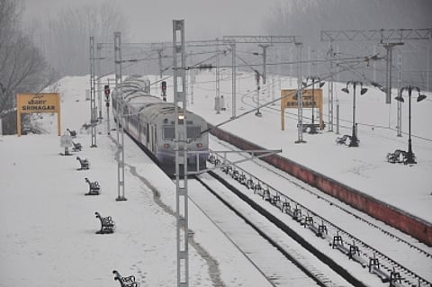 कश्मीर घाटी ट्रेन के माध्यम से पूरे देश से जुड़ने जा रही है (IANS)