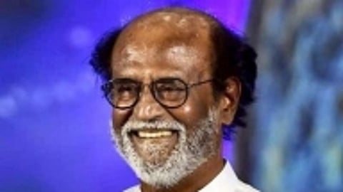 रजनीकांत के 72वें जन्मदिन पर काटा गया 15 फुट ऊंचा केक