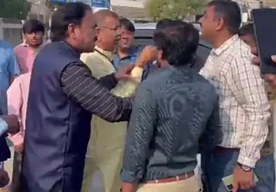 चुनाव के बाद गुजरात में हिंसा (IANS)