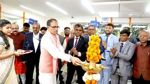 शिवराज सिंह चौहान ने बैंकों को अर्थव्यवस्था की जीवन रेखा बताया (IANS)