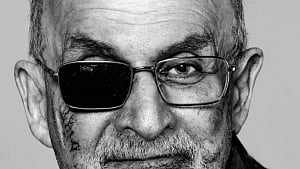 प्रसिद्ध लेखक सलमान रुश्दी ने कहा मैं इतना बुरा भी नहीं हूं (IANS)