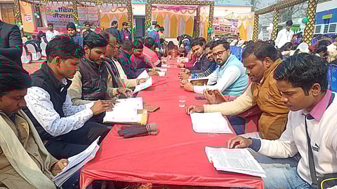 बिहार: बुक रीडिंग कार्यक्रम में 700 लोगों ने एक साथ पढ़ी किताबें(IANS)