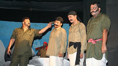 Sholay फिल्म के लिए अमिताभ नही थे पहली पसंद (Wikimedia commons)