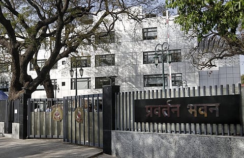 ED: लालू यादव के परिवार के यहां से छापेमारी में बरामद हुए 53 लाख रुपये व सोना(IANS)