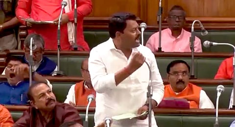 बिहार विधानसभा: माइक तोड़ने पर भाजपा विधायक के निलंबन के खिलाफ पार्टी(Twitter)