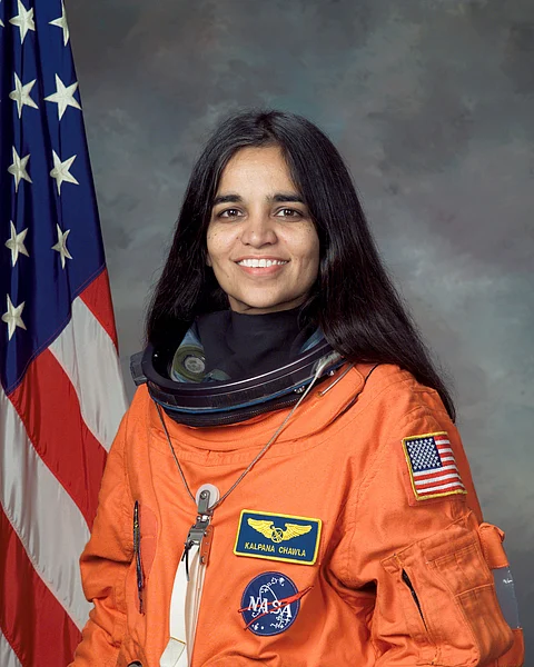Kalpana Chawla Birthday: जानिए भारत की पहली महिला अंतरिक्ष यात्री के जीवन के सफर के बारे में(Wikimedia Image)