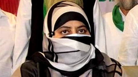 अब तक पुलिस की पहुंच से दूर अतीक अहमद की पत्नी शाइस्ता परवीन, छापेमारी तेज (IANS)