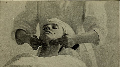 गर्मियों में बिना चेहरा धुले पाएं साफ चेहरा, इस्तेमाल करें नेचुरल क्लींजर (WIKIMEDIA)