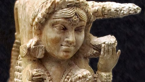 भारतीय मंदिरों में कामुक या विलासी मूर्तियां क्यों होती हैं?(IANS)