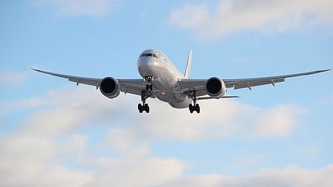 Delhi Airport पर टेल टकराने के बाद इंडिगो का विमान ग्राउंडेड (IANS)