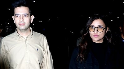 परिणीति चोपड़ा और राघव चड्ढा ने की सगाई, अक्टूबर में करेंगे शादी(IANS)