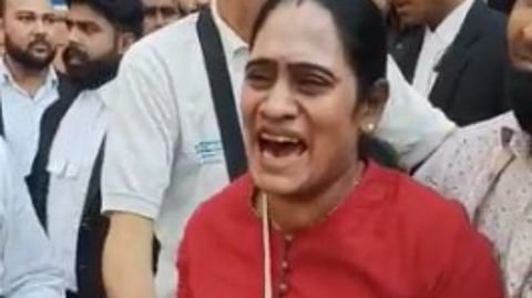 दिल्ली की साकेत कोर्ट में दिन दहाड़े महिला पर गोली चलाने वाले शख्स की पहचान हुई(IANS)