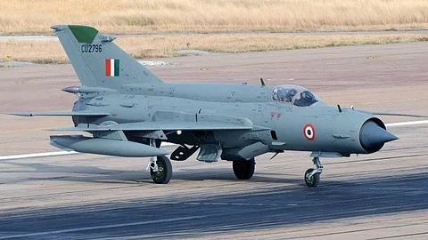 MIG-21के विमानों पर भारतीय वायुसेना ने लगाई रोक(IANS)