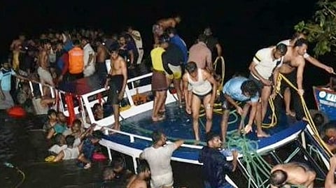 Kerala: नाव हादसे में भाजपा ने पर्यटन मंत्री का इस्तीफा मांगा