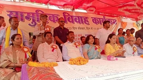 लिव-इन-रिलेशनशिप में रह रही 501 जोड़ियों का विवाह कराया गया: झारखंड(IANS)