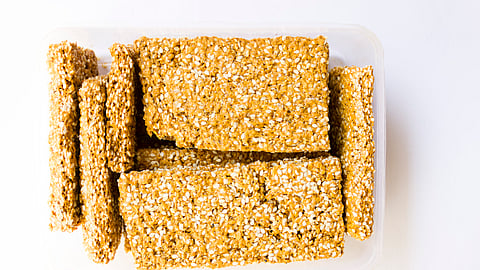 बिहार में गया के प्रसिद्ध तिलकुट अब वहां के तिल से ही बनेंगे(Wikimedia Commons)