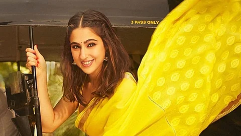 अपनी अगली फिल्म 'Zara Hat Ke Zara Bach Ke' को लेकर सारा ने बताया, उन्हें देसी लड़की होना है पसंद(Twitter)